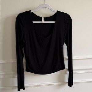 BE COOL Classic Black Scoop Long Sleeve Top